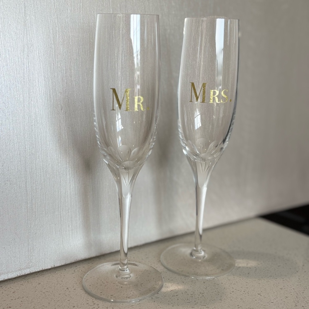 Mr. & Mrs. -2 Piece Set- Wedding- Gold Lettered Clear Champagne Glasses